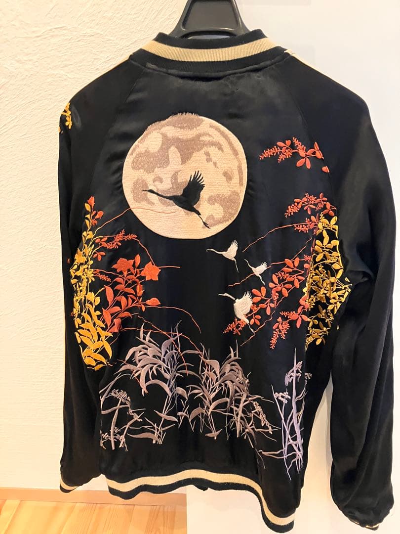 刺繍入りスカジャン 黒/金　リバーシブル