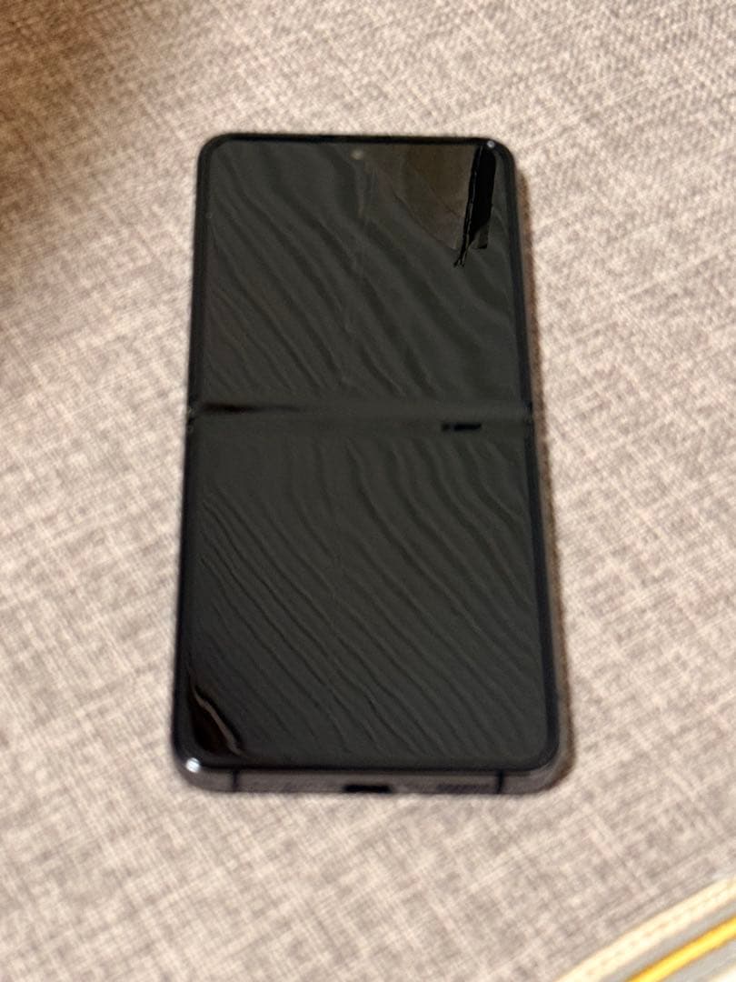 サムスン ギャラクシー Z フリップ4