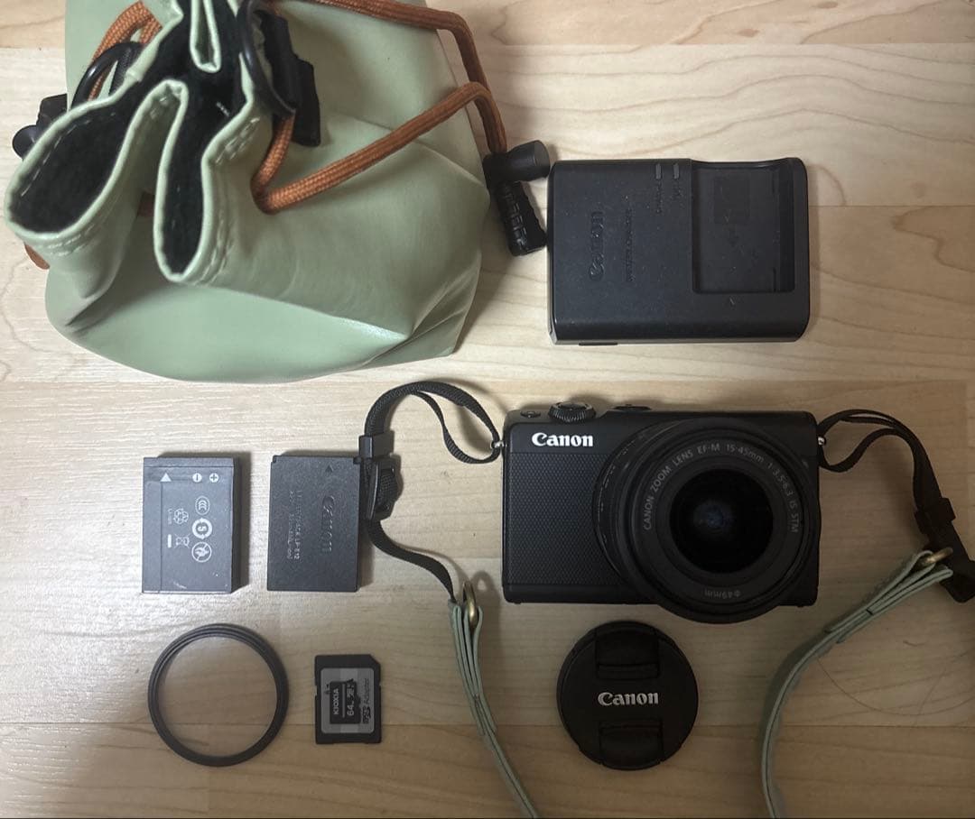 【Canon】EOS M100 64GB SDカード・バッテリー2個付き