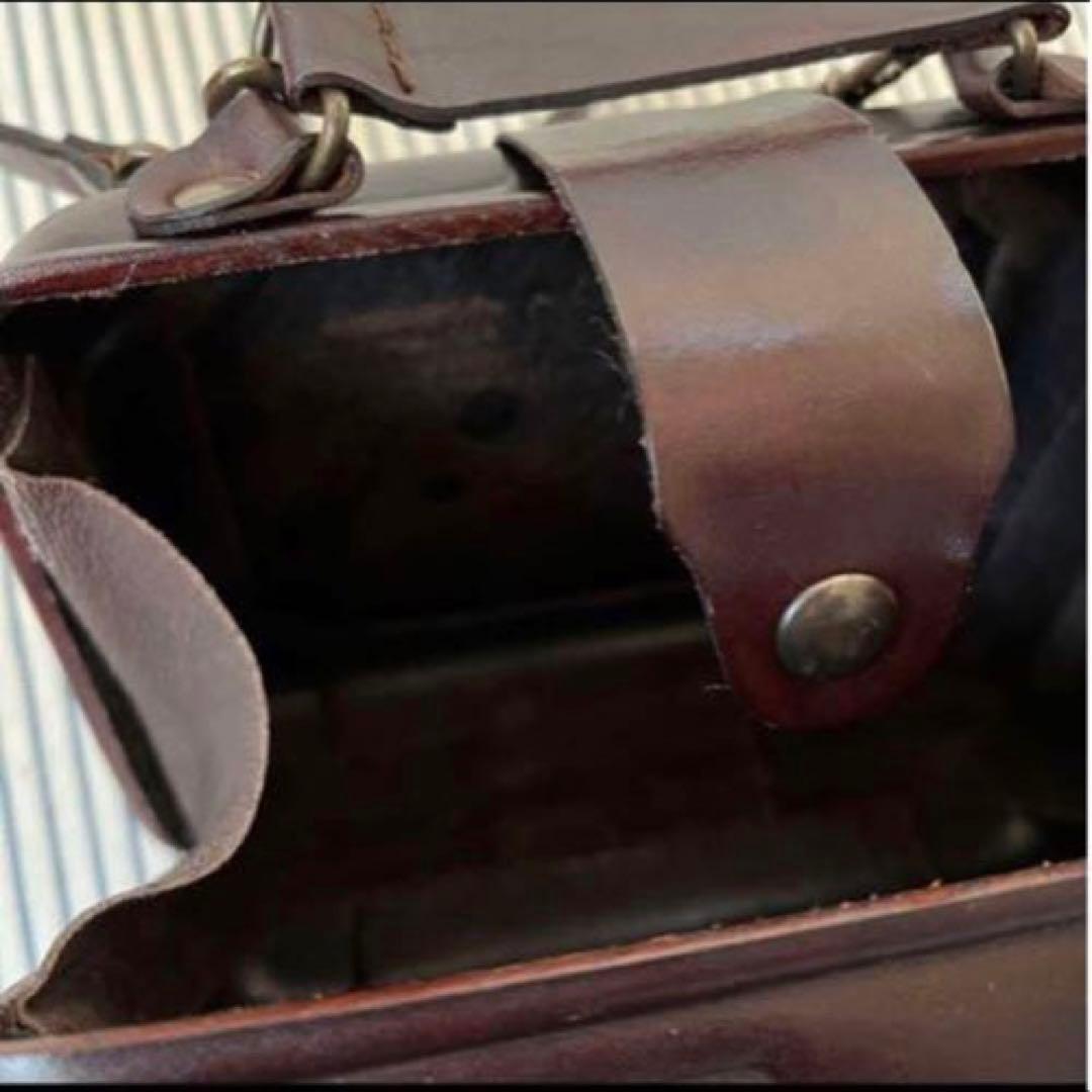 型押しのトランク型　ミニバッグ　ポシェット　本革　斜め掛け