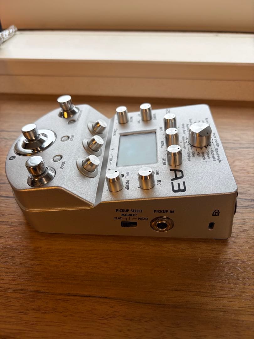 Zoom A3 アコースティックギター プリアンプ