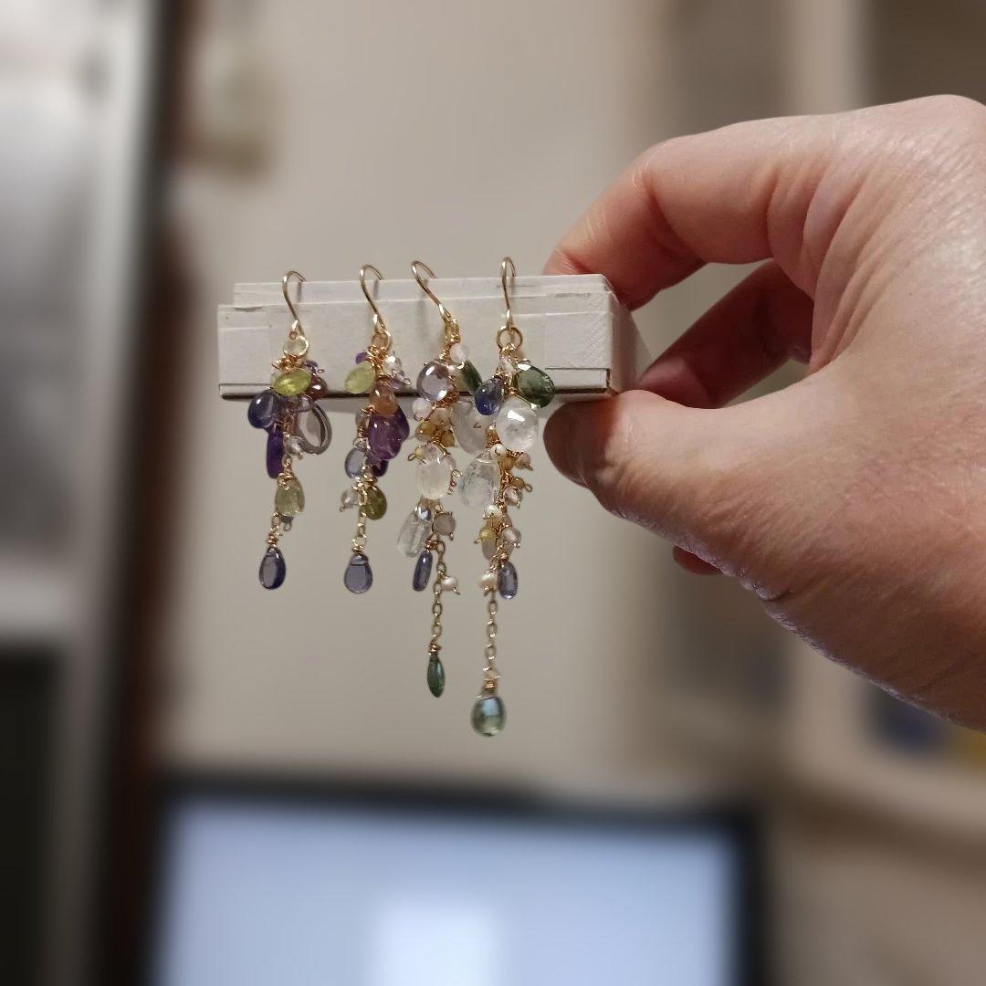 ヴィオレッタ様現品限り春色　白椿色のピアス　14kgf