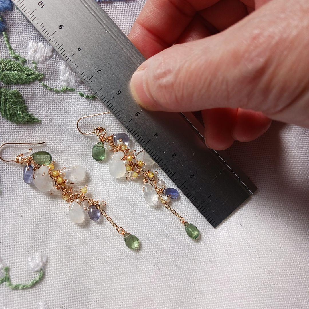 ヴィオレッタ様現品限り春色　白椿色のピアス　14kgf