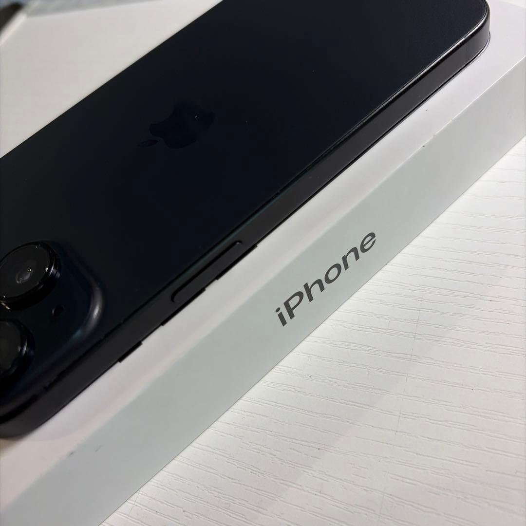 iPhone 15 128GB ブラック SIMフリー 極美品