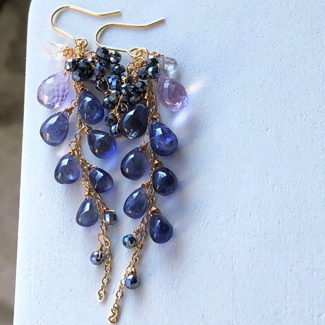 天然石ぷるっと大粒アイオライトのしゃら〜んぶどうピアス14kgf