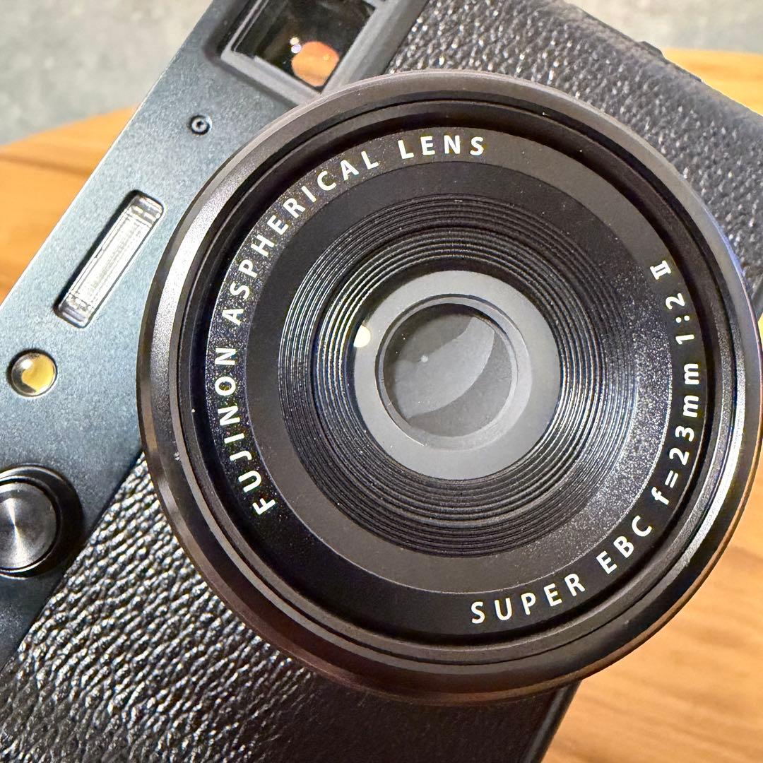 入手困難　美品　FUJIFILM X100ⅵ コンデジ　ブラック　おまけ多数