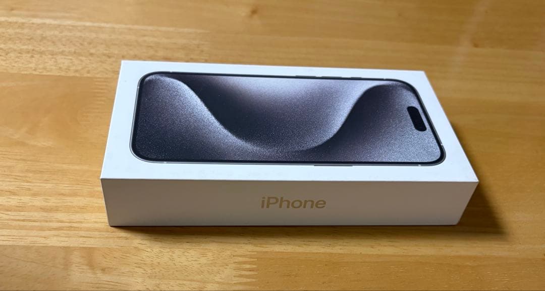 KUBOTA Apple iPhone 15 Pro ホワイトチタニウム