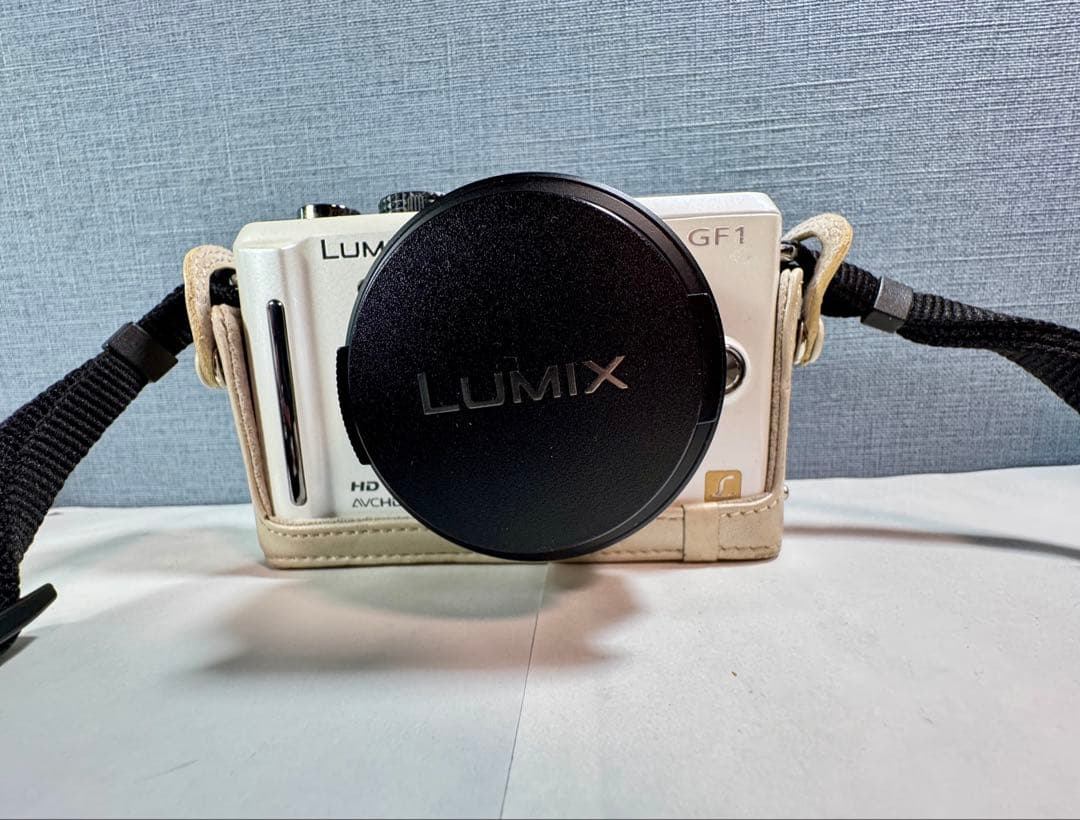 【パンケーキレンズ付】LUMIX DMC-GF1