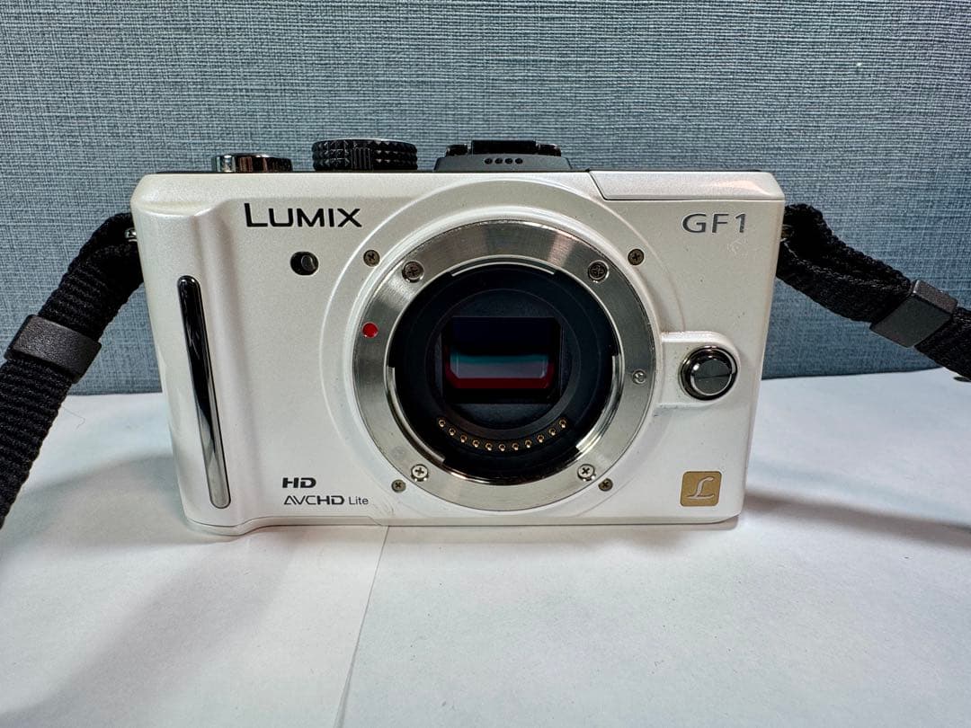 【パンケーキレンズ付】LUMIX DMC-GF1