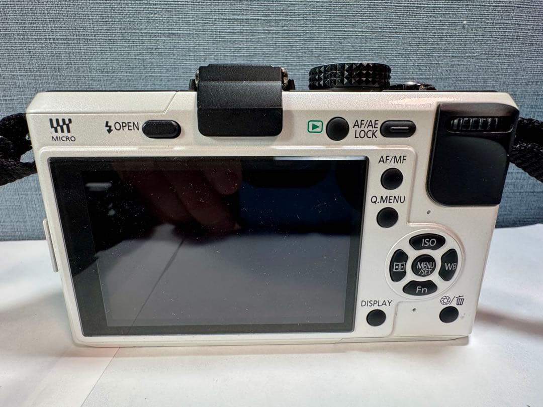 【パンケーキレンズ付】LUMIX DMC-GF1