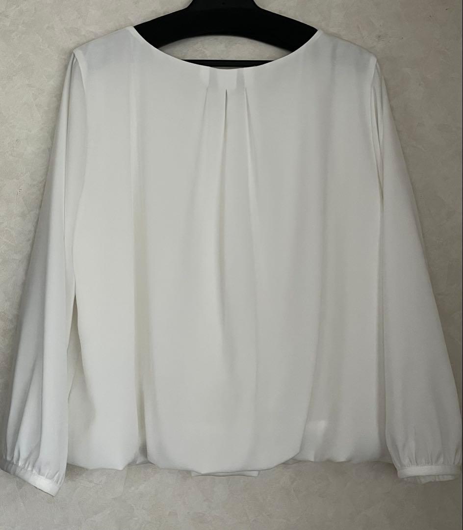 【UNTITLED】 ウエストイン見え パウダリータックブラウス サイズ３