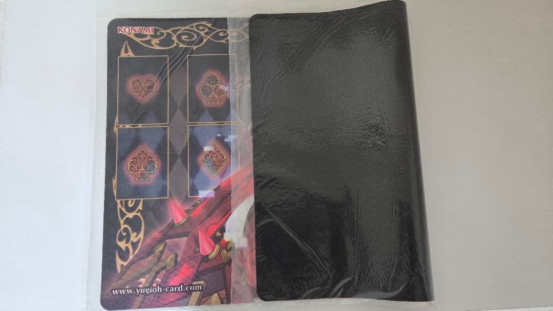 遊戯王公式プレイマット MVLICE<Q>HEARTS OF CRYPTER