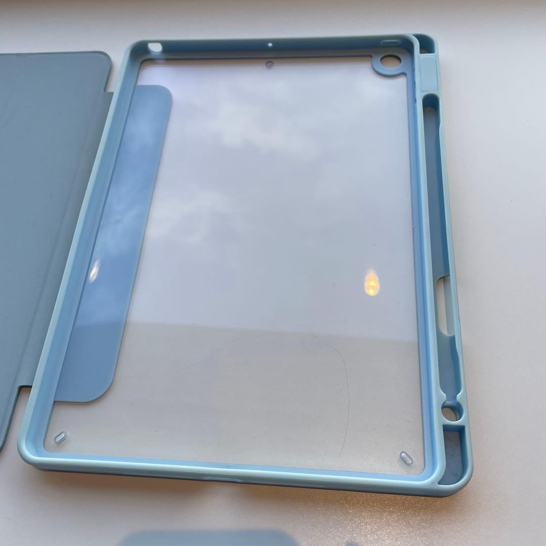 第７世代 32GB 10.2インチ iPad本体 カバー付 Cellular？