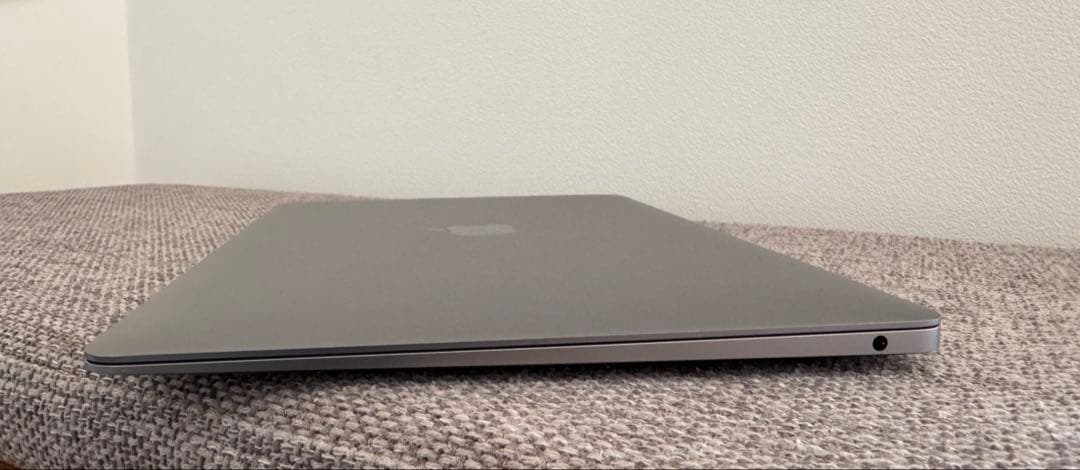 MacBook Air(Retina,13inch,2020)スペースグレーUS