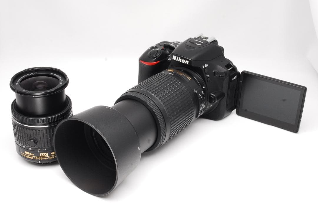 momo ❤美品❤Nikon D5600❤ダブルズームキット❤一眼レフ