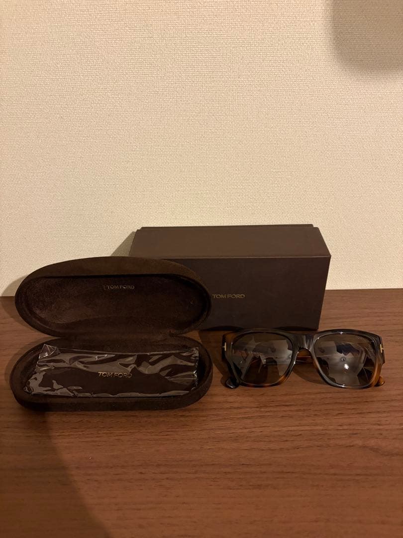 TOM FORD ブラウンサングラス ケース付き