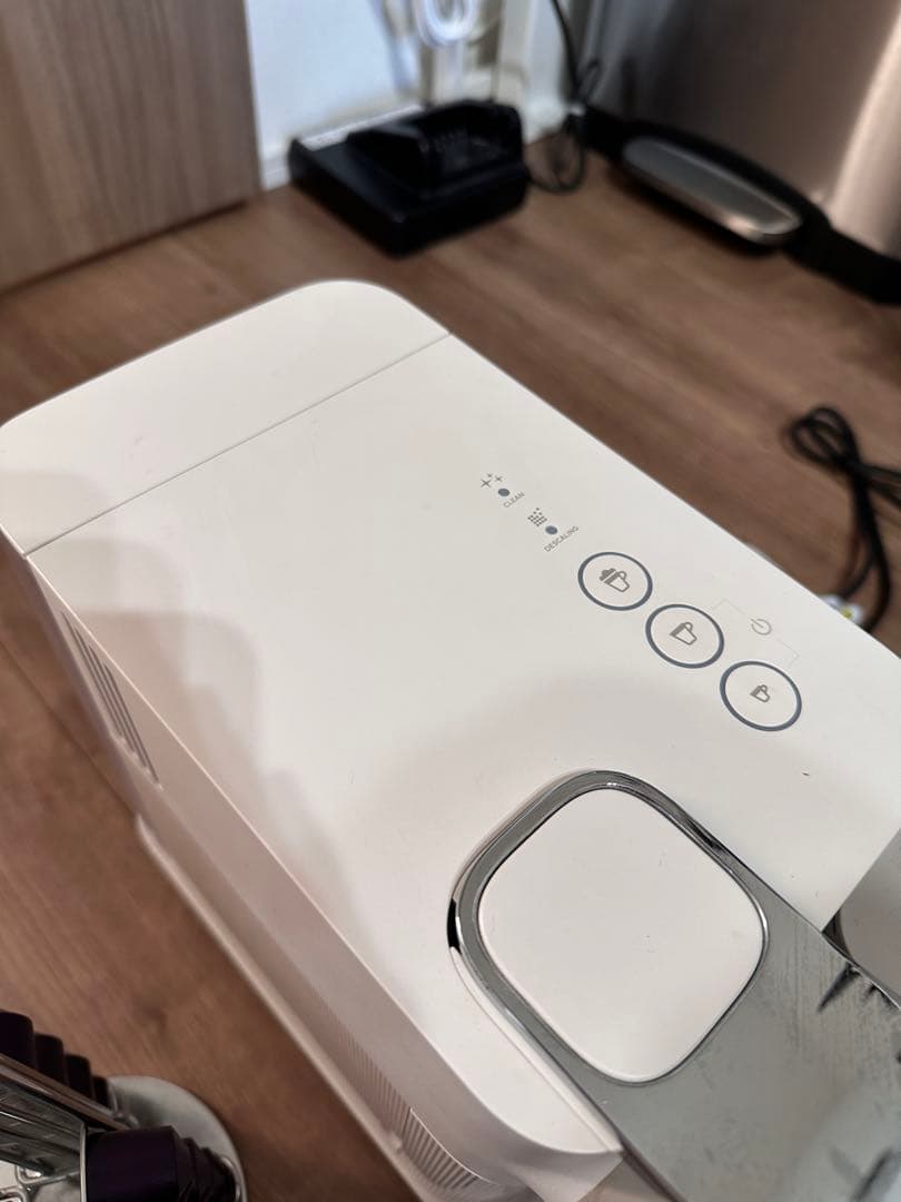 NESPRESSO カプセル式コーヒーメーカー ラティシマワン プラス ポーセ