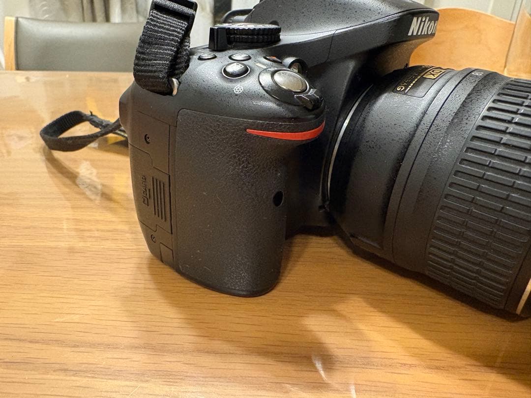Nikon D5200 デジタル一眼レフカメラ　SDカード付属