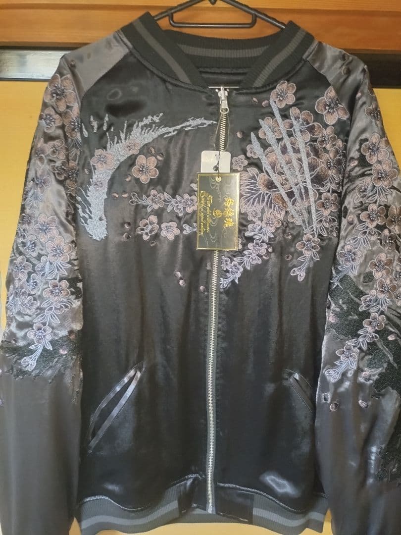 新品　絡繰魂粋　狼　スカジャン