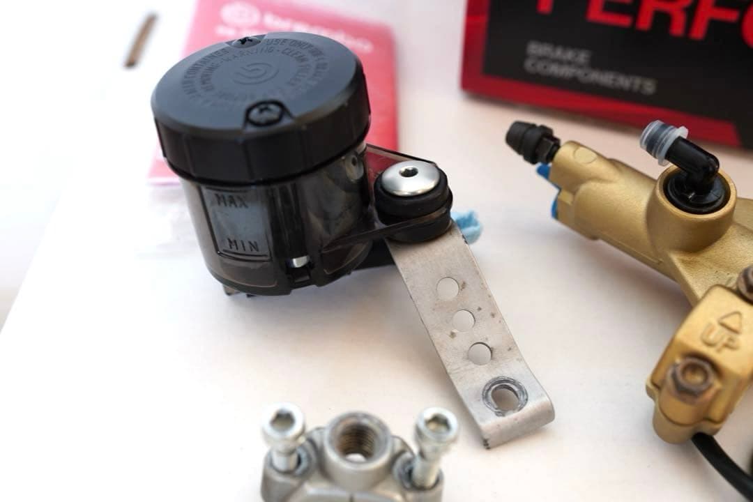 ブレンボ PCS16 マスターシリンダー タンクセット スイッチ有/配線有