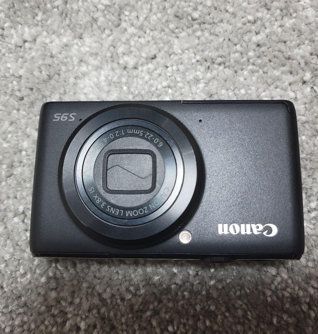 Canon PowerShot S95 本体と充電器、バッテリー付