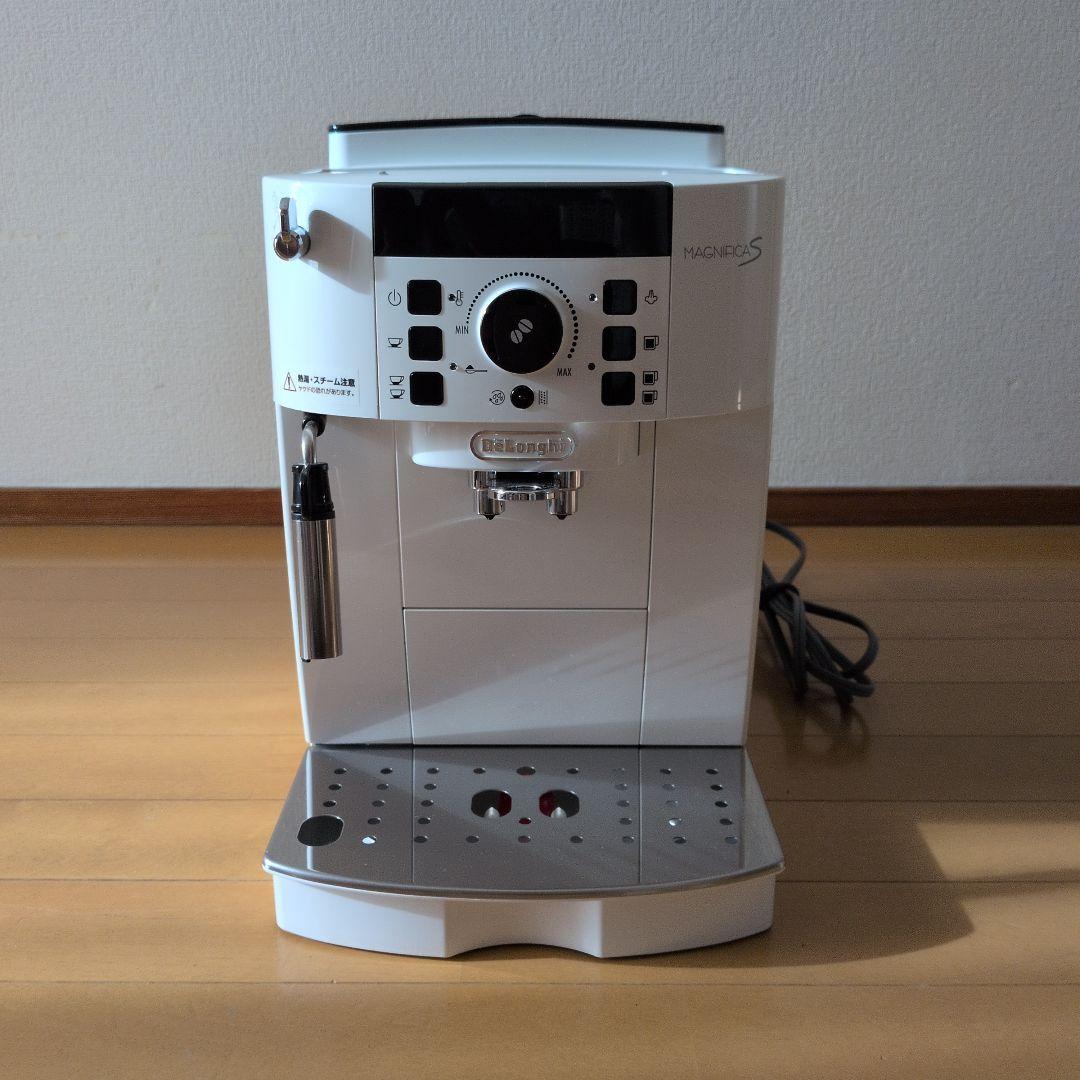 デロンギマグニフィカS コンパクト全自動コーヒーマシン　ECAM22112