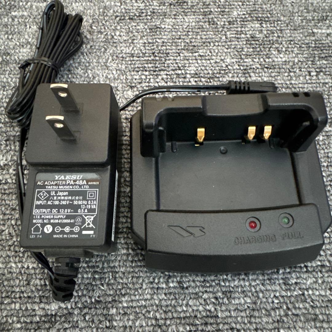 VX-8 FMトランシーバー ケース•充電器付き