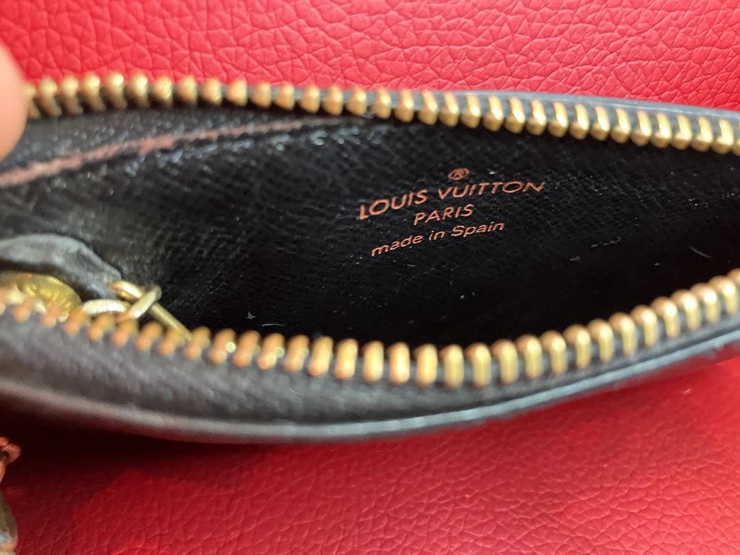 ルイヴィトン ポシェットクレ ケース エピ レザー ブラック　黒