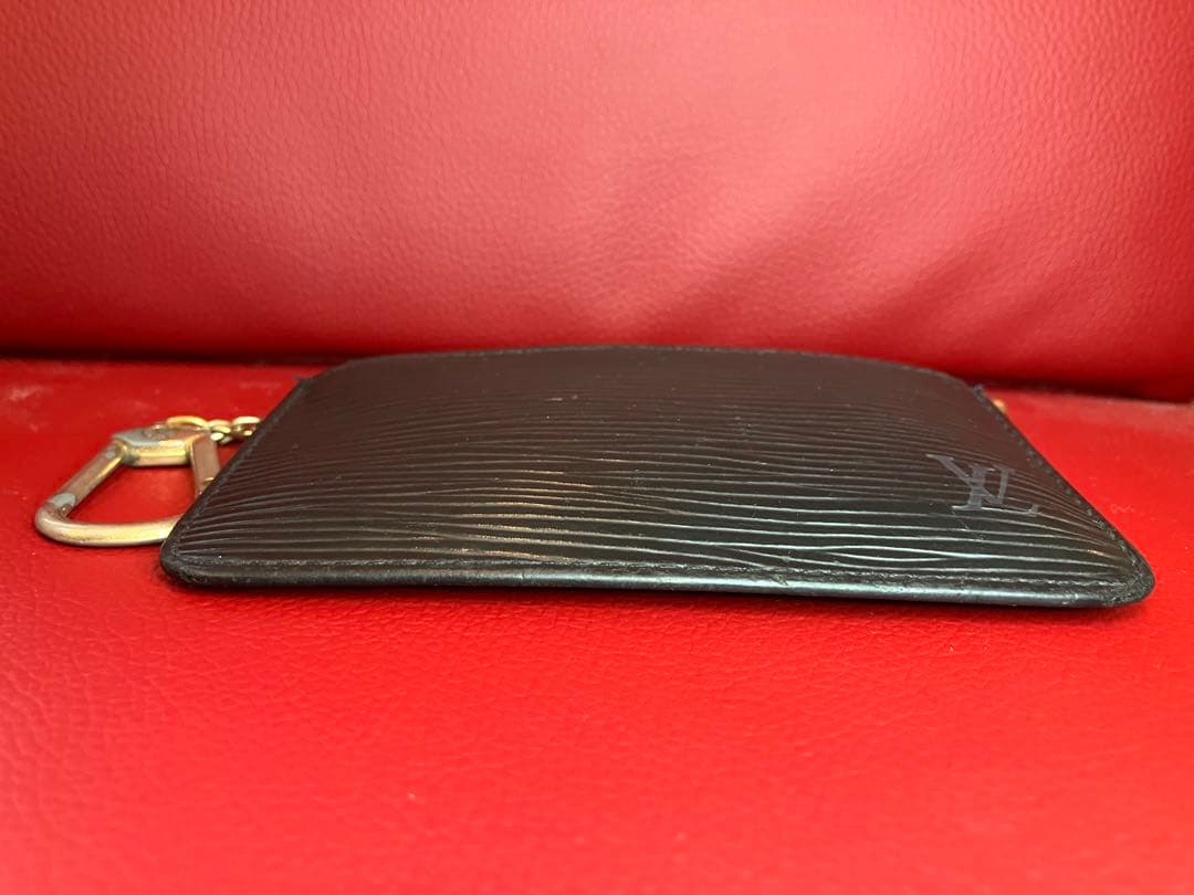 ルイヴィトン ポシェットクレ ケース エピ レザー ブラック　黒