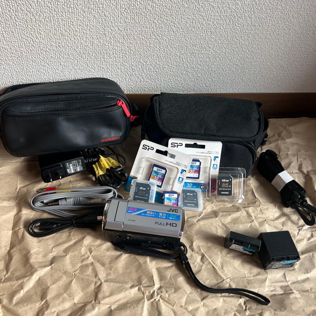 JVC ビデオカメラ EVERIO GZ-E311-S +ケース×2＋SD6枚