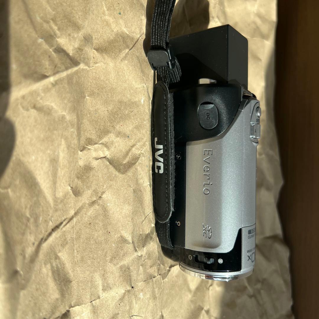 JVC ビデオカメラ EVERIO GZ-E311-S +ケース×2＋SD6枚