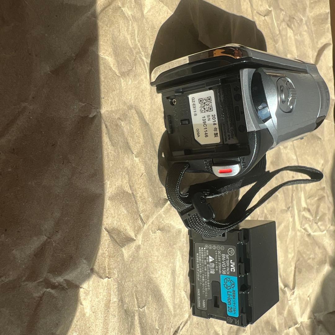 JVC ビデオカメラ EVERIO GZ-E311-S +ケース×2＋SD6枚