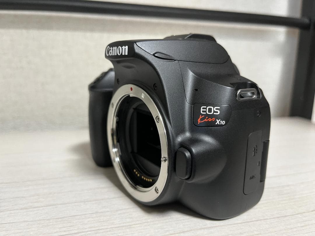 ショット数2000枚以下　Canon EOS Kiss X10 ボディ
