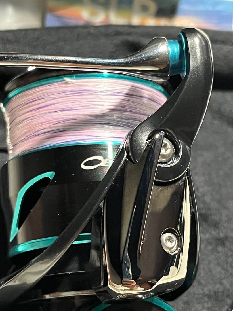 美品　ダイワ　21エメラルダスエア　FCLT2500S