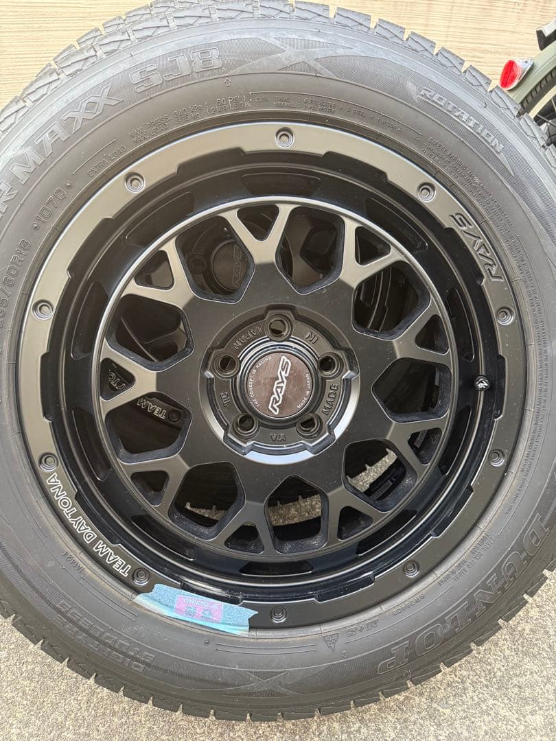 RAYS ブラックアロイホイール 18インチ スタッドレスタイヤセット