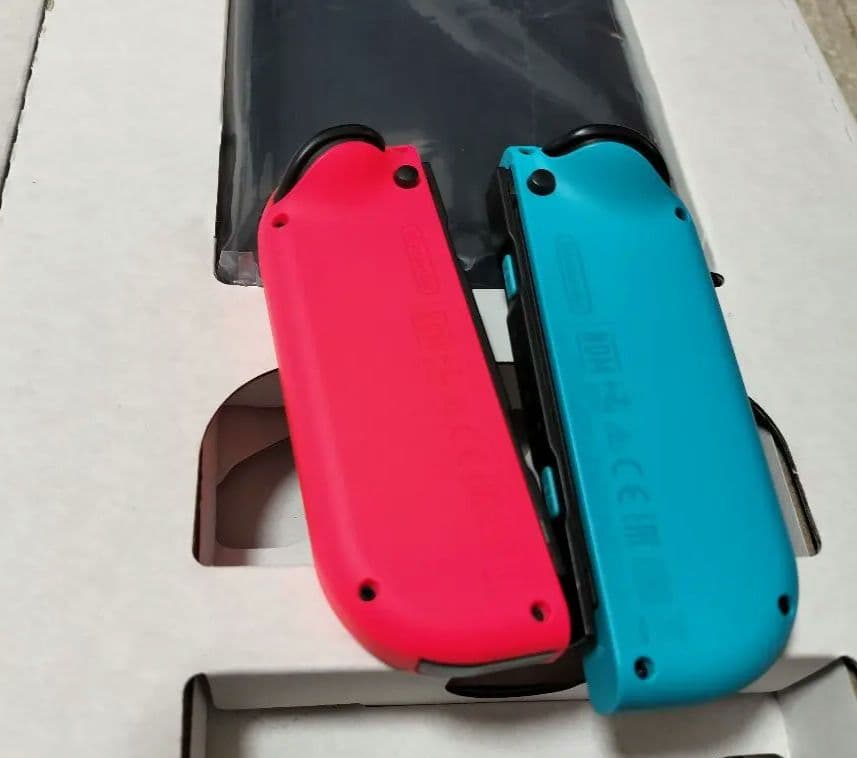 美品 Nintendo Switch本体+ソフト2本+メモリ32GB 他おまけ付