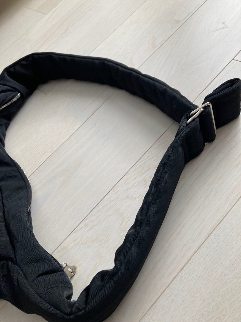 【ITTI / イッチ】ANNIE PUFFER TOWN MOON BAG