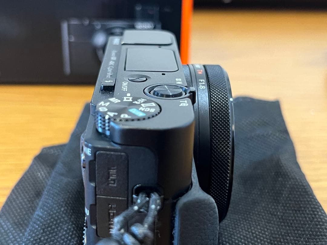 デジタルカメラ SONY Cyber-shot RX100V (DSC-RX100M5A)