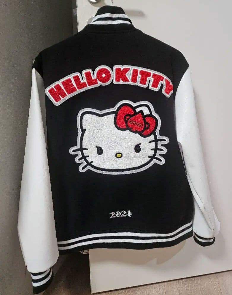 Hello Kitty スタジャン 2ne1