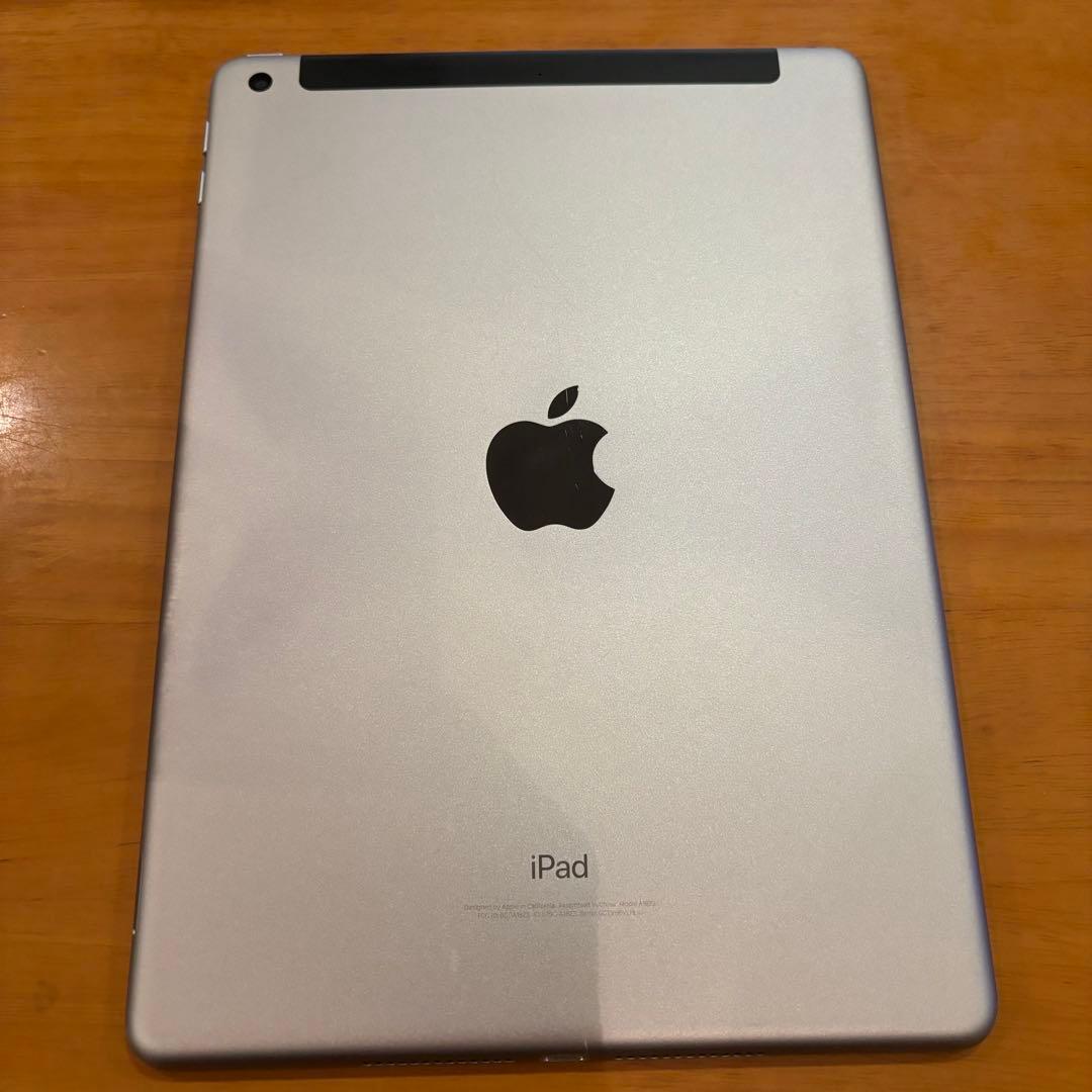 Apple iPad シルバー 本体　第5世代　32GB
