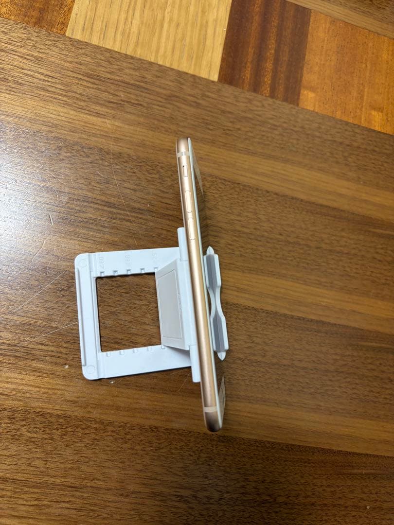 Apple iPhone 8 64GB SIMフリー　ゴールド