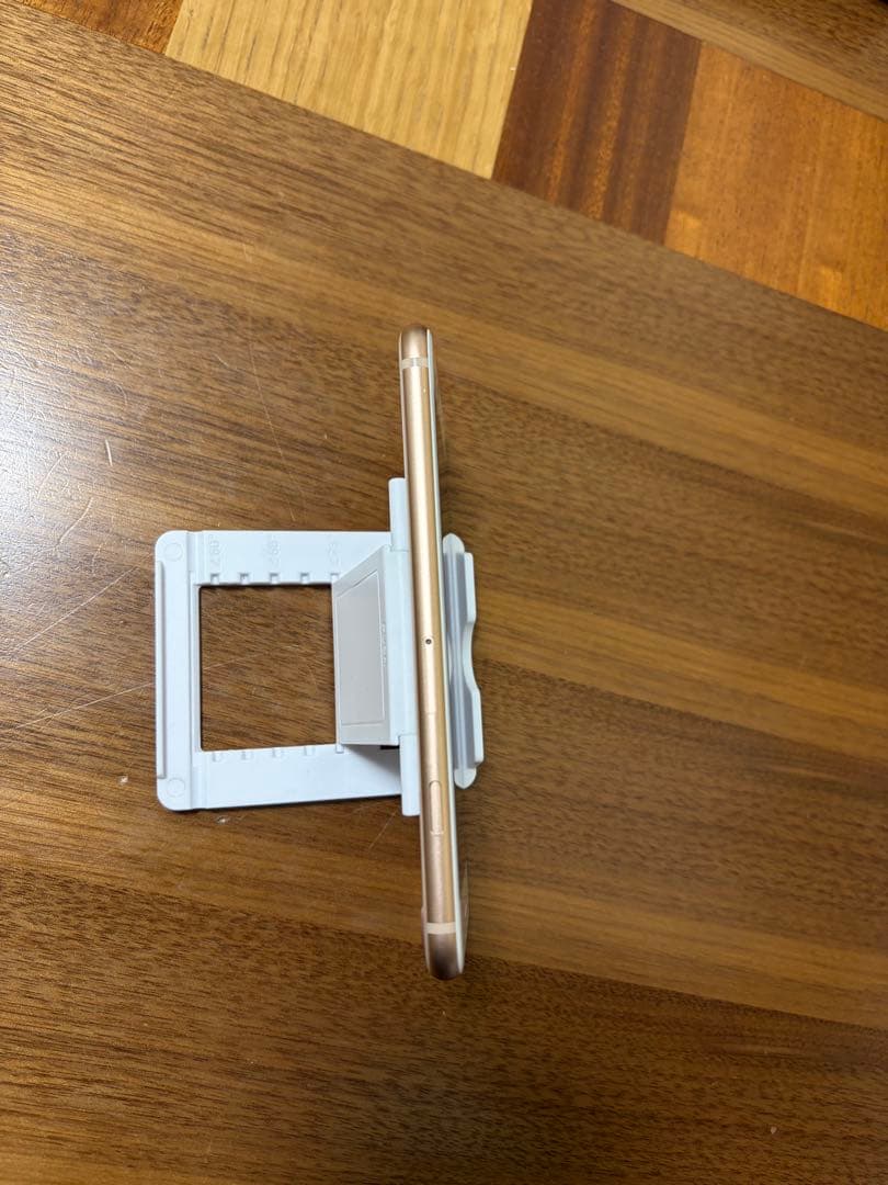 Apple iPhone 8 64GB SIMフリー　ゴールド