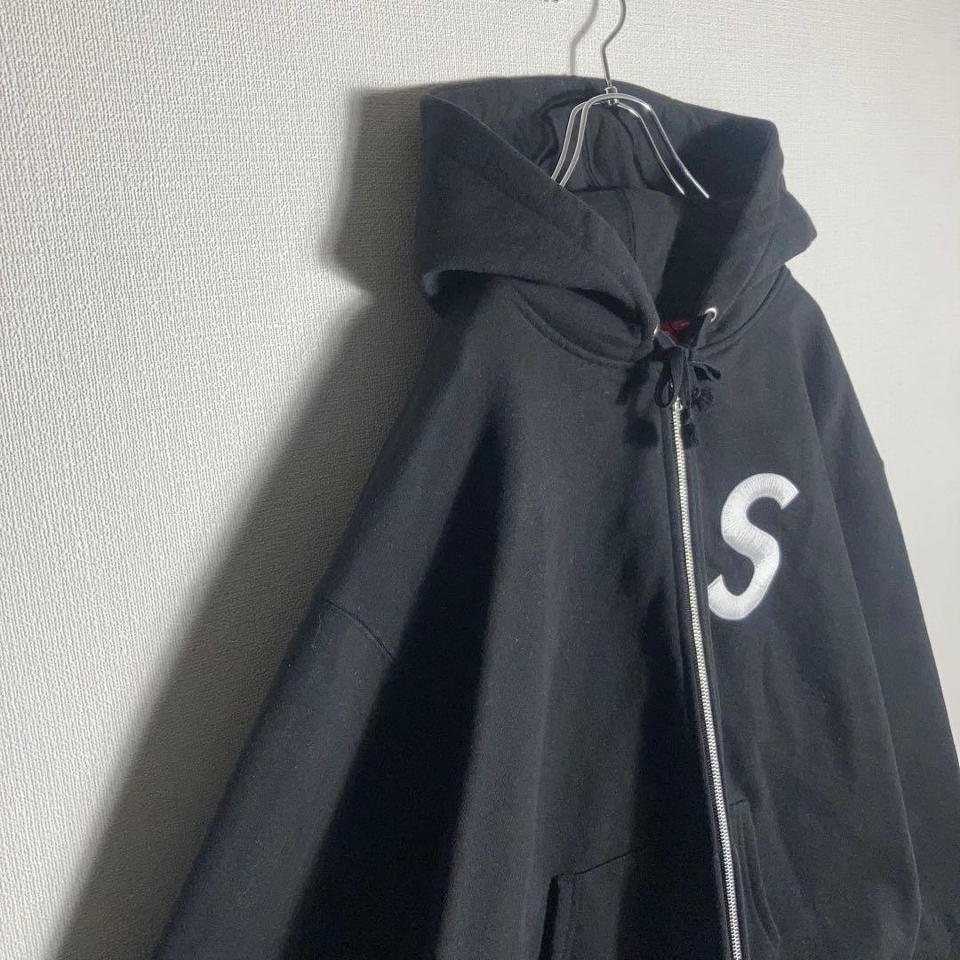 【大人気】SUPREME フルジップパーカー Sロゴ 黒 XL.