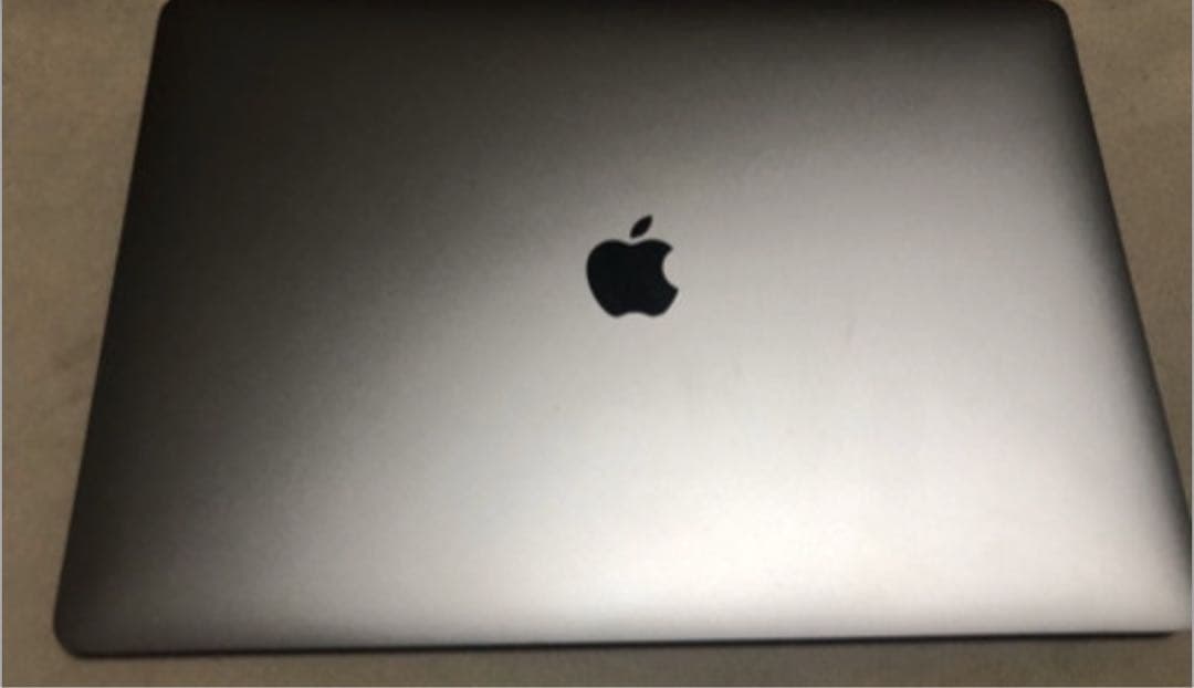 Apple MacBook Pro 15インチ　スペースグレー 本体