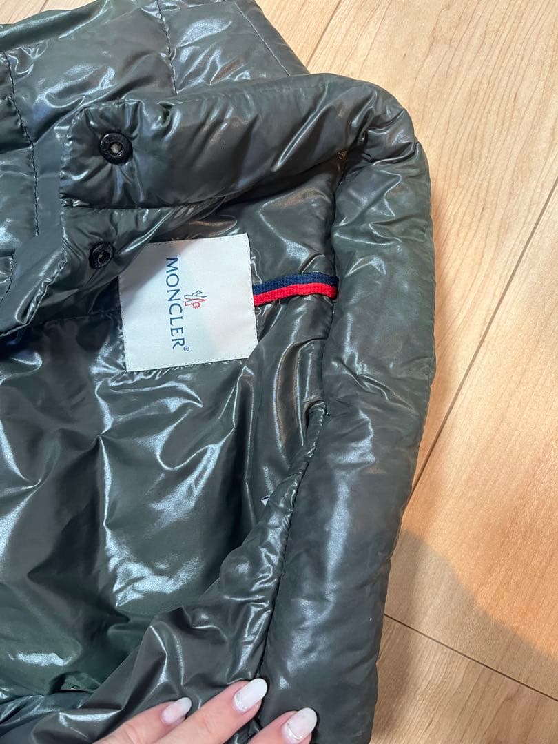 MONCLER カーキーダウンベスト