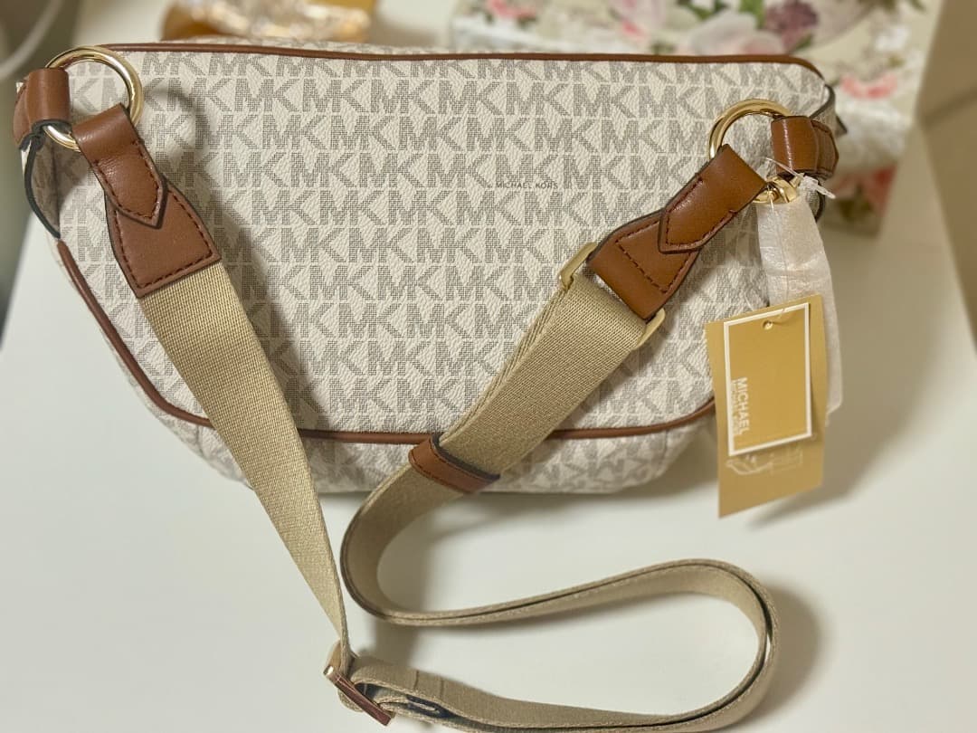 MICHAEL KORS ボディバッグ・ウエストポーチ