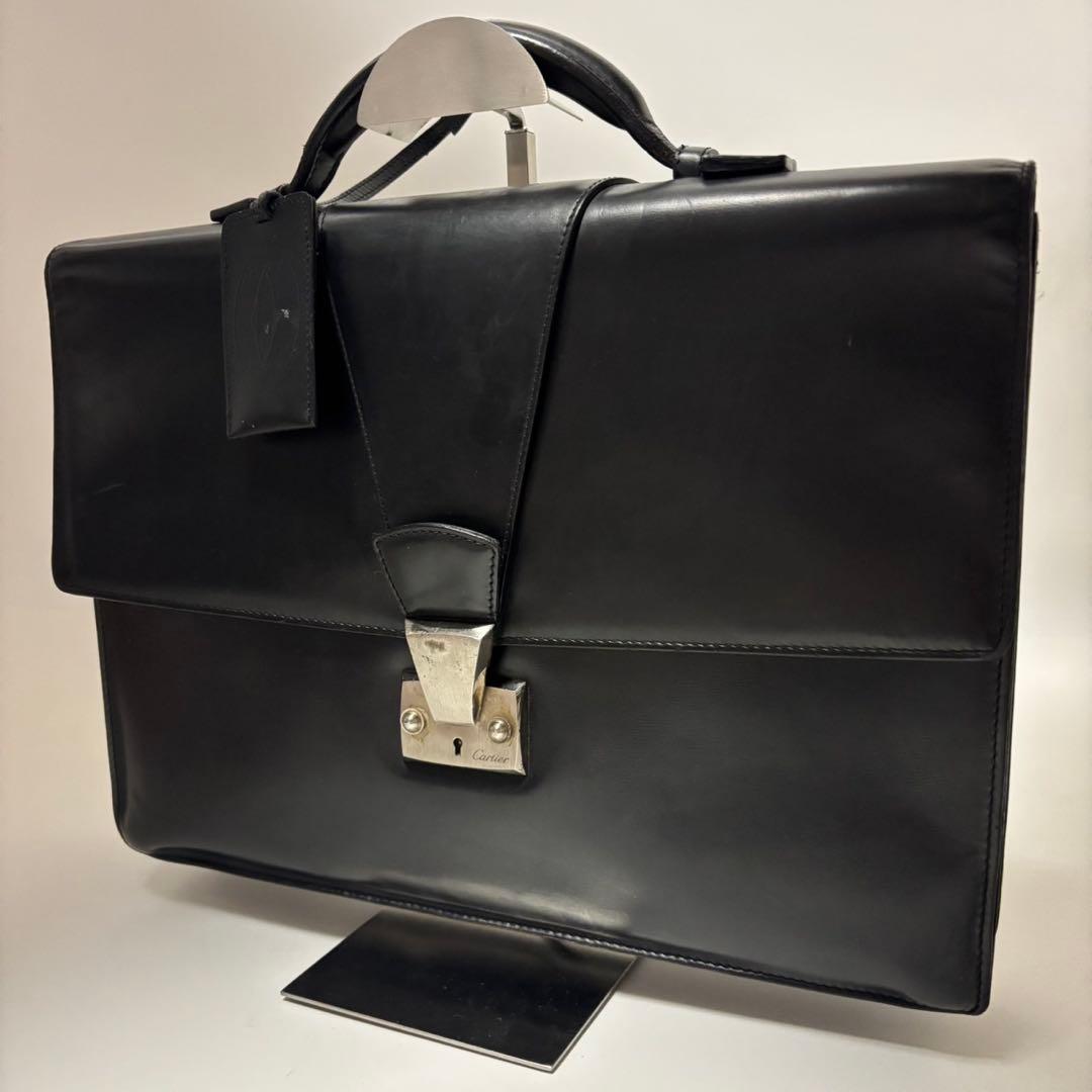 【希少】カルティエ パシャ ブリーフケース 自立 A4収納 ブラック