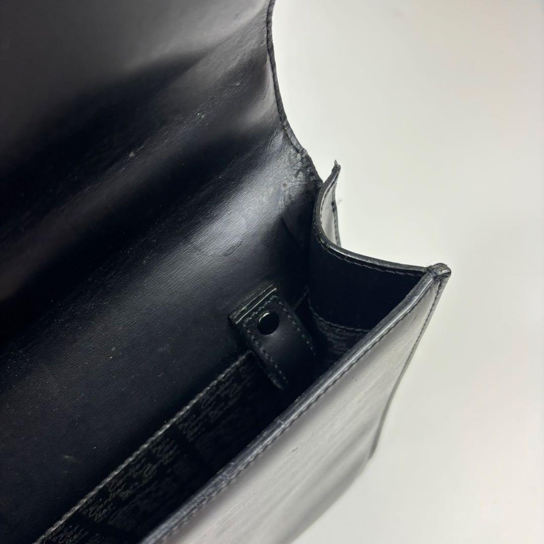 【希少】カルティエ パシャ ブリーフケース 自立 A4収納 ブラック