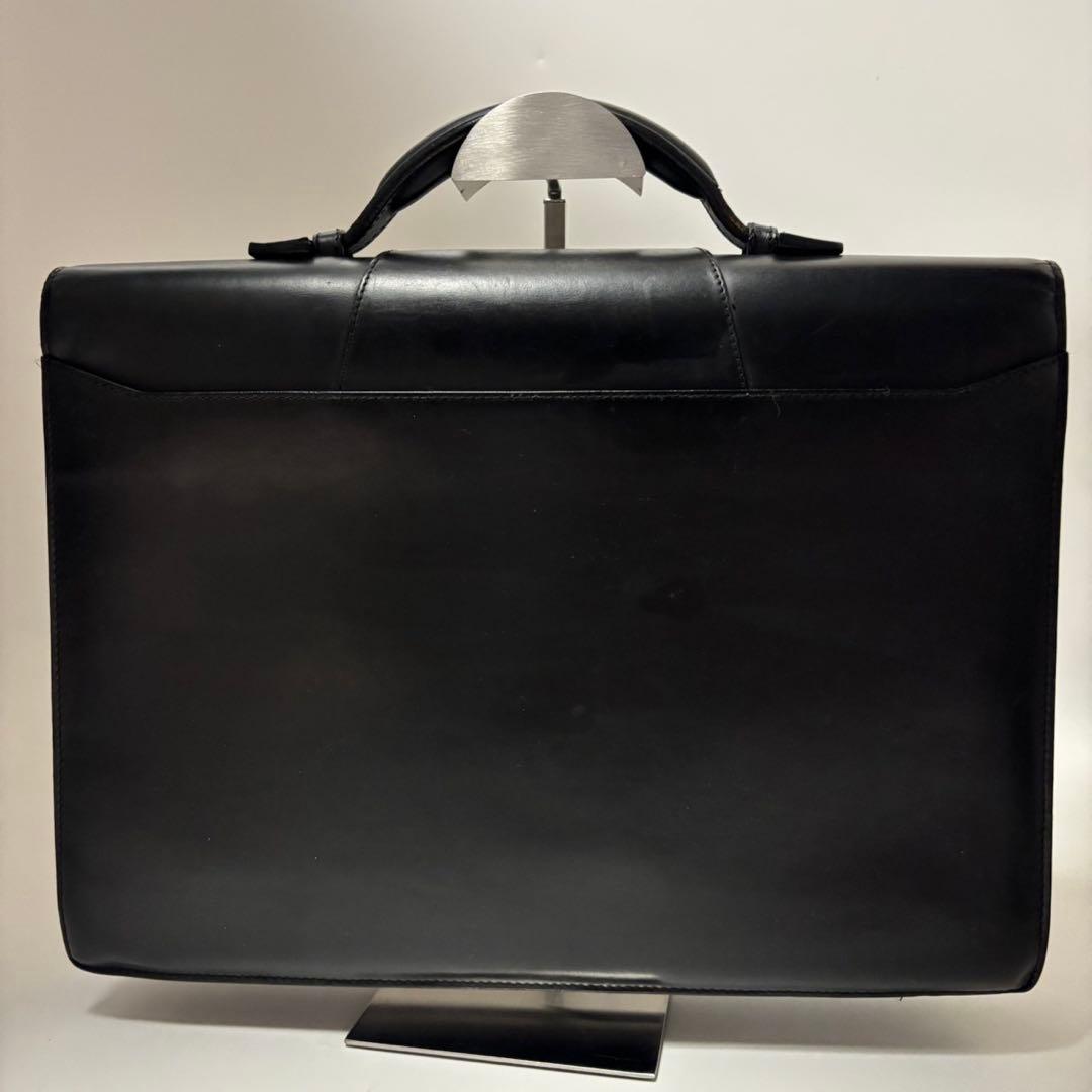 【希少】カルティエ パシャ ブリーフケース 自立 A4収納 ブラック