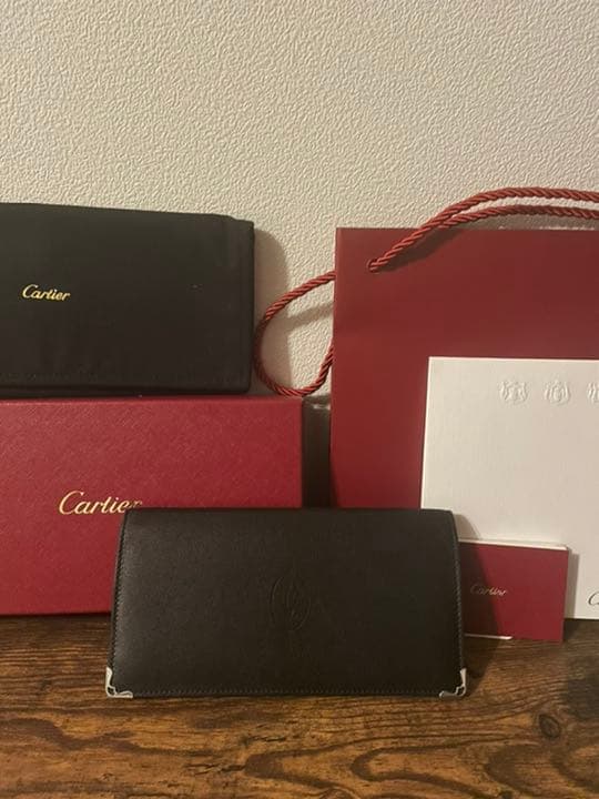 カルティエ　財布